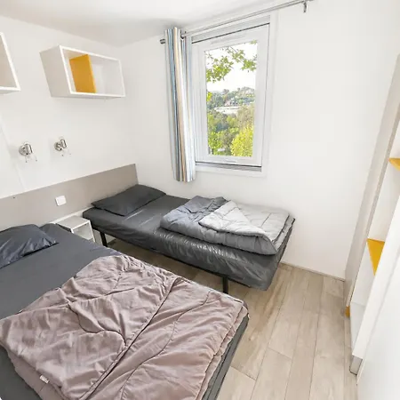 Mobil-home Climatise Avec Piscine Chauffee A 10 Min De Cagnes-sur-Mer