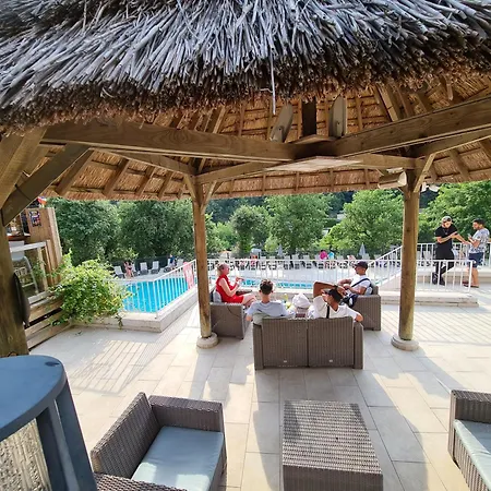 Kemping Mobil-home Climatise Avec Piscine Chauffee A 10 Min De